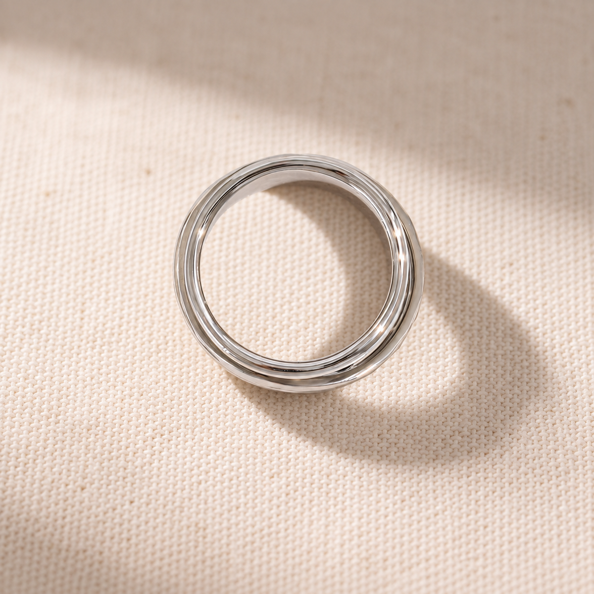 The Molten 316L stainless steel spinner ring, detail 3